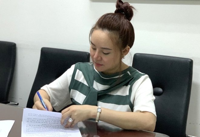 Vi sao ba Phuong Hang bi cao buoc xuc pham ca si Vy Oanh hinh anh
