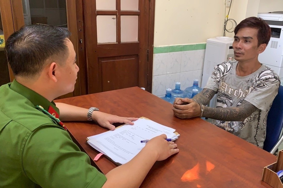 Vu be trai hut ma tuy o TP.HCM: Tam giu nguoi tinh cua me chau be hinh anh