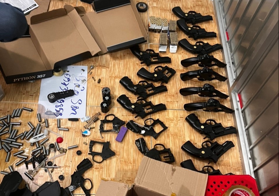 Triet pha duong day mua ban sung so luong lon hinh anh