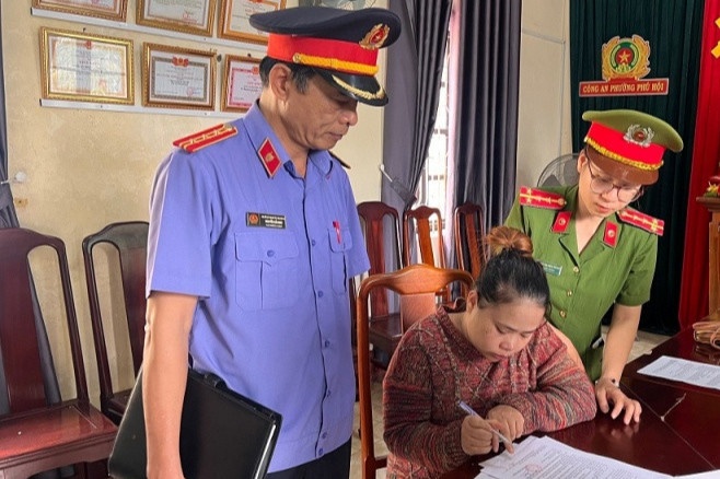 Lap Facebook ao tu gioi thieu nguoi yeu ca si, lua hon mot ty dong hinh anh