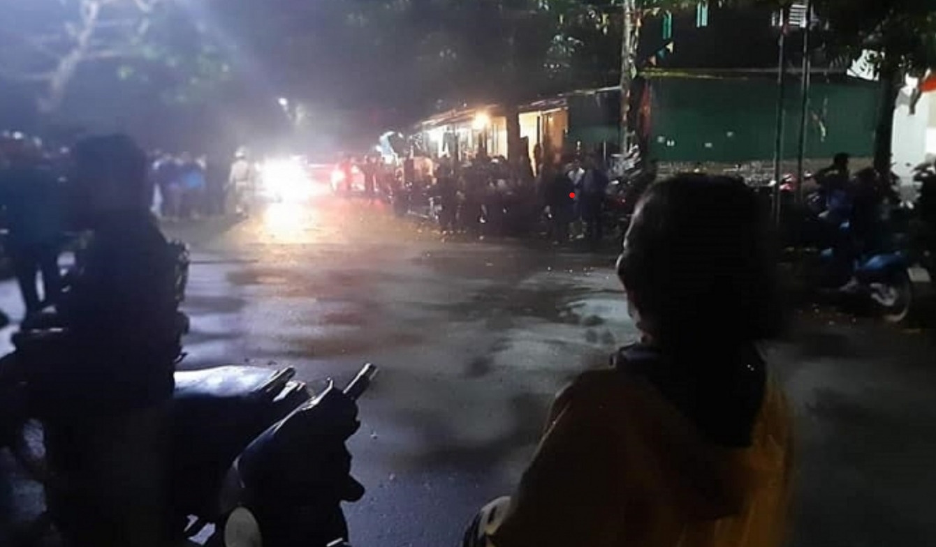 Nguoi phu nu bi hang xom sat hai hinh anh