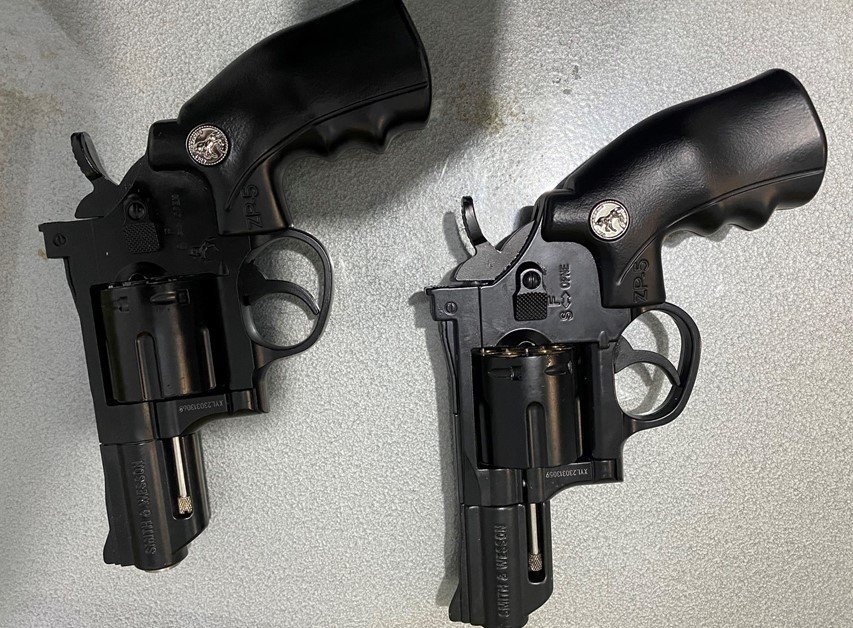 Mang 2 khau sung rulo cung 81 vien dan di ban thi bi bat hinh anh