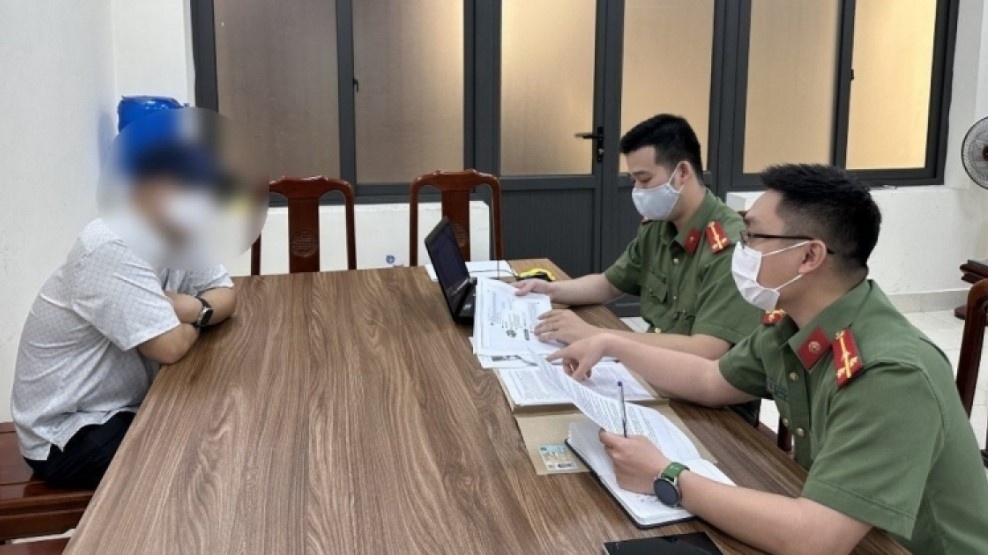 Dang bai sai su that len mang xa hoi, bi phat 7,5 trieu dong hinh anh