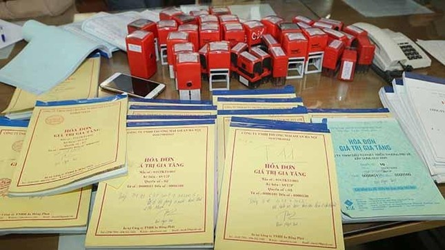 Cong an TP.HCM triet pha duong day ban hoa don hang chuc nghin ty hinh anh
