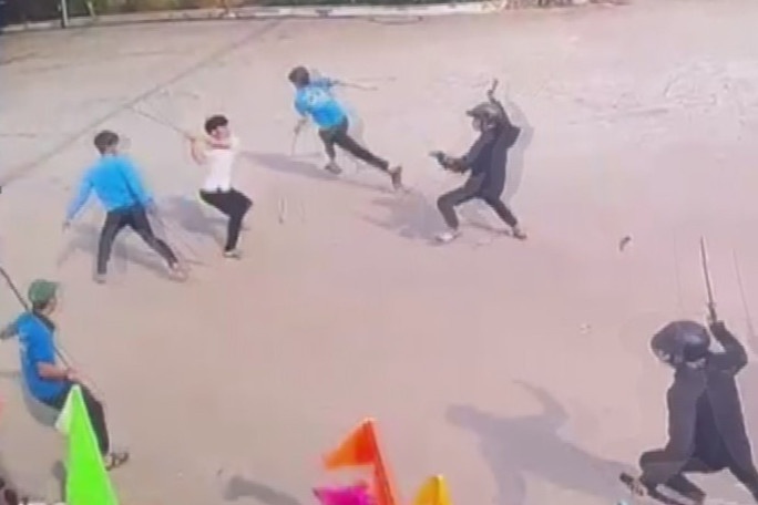 Bat giu nghi pham truy sat, chem gan lia tay nam thanh nien hinh anh