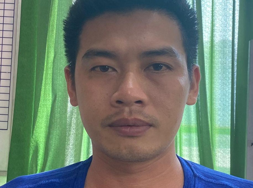 Danh thuoc ngu, dua ban gai vao khach san xam hai roi cuop tai san hinh anh