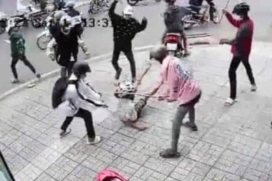 Canh sat 113 truy bat nhanh nhom chem nguoi hinh anh