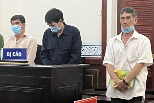 Lanh 20 nam tu vi benh em trai, dam tu vong ban nhau hinh anh