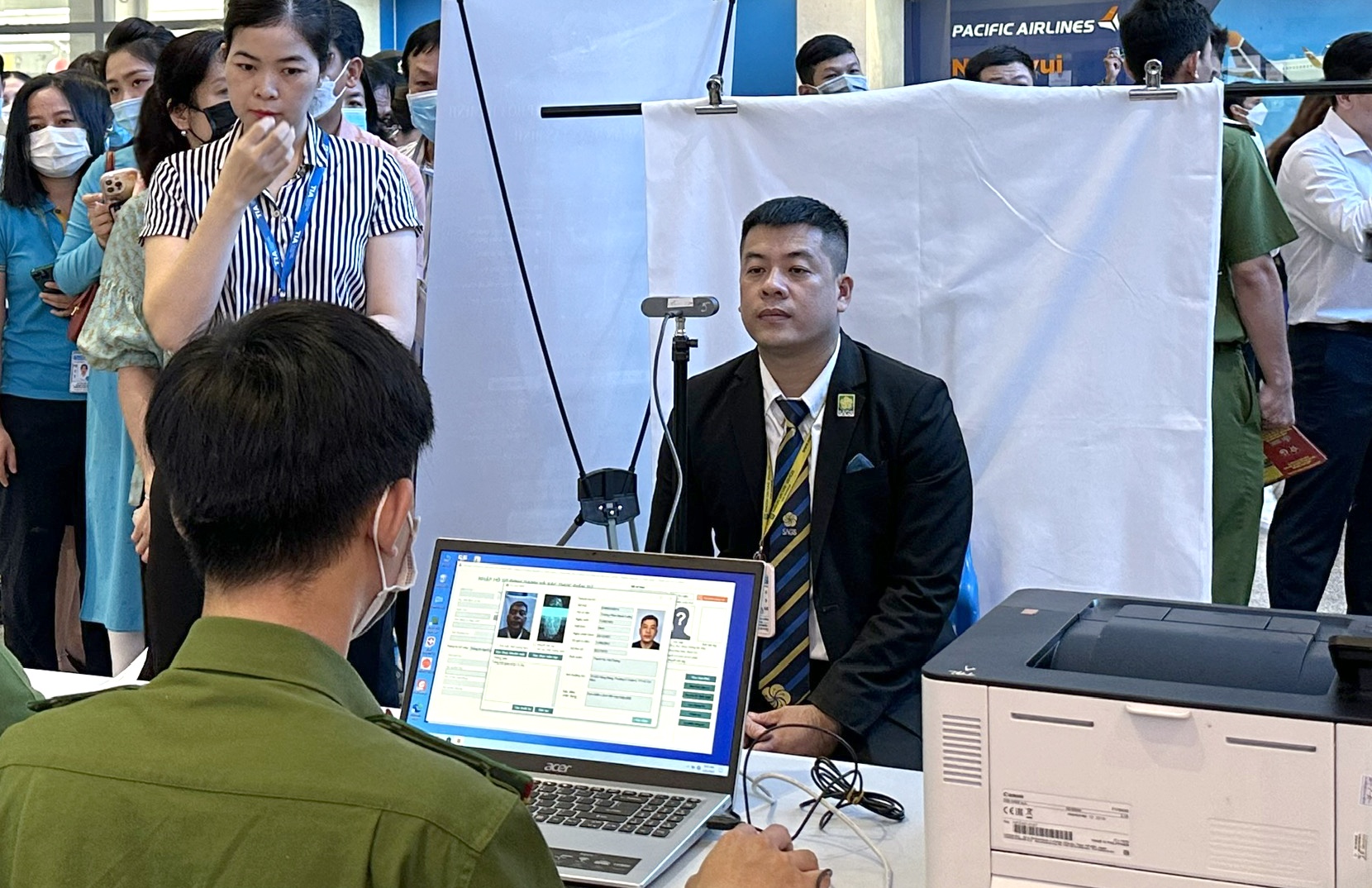 Cap tai khoan dinh danh cho hanh khach tai san bay Tan Son Nhat hinh anh