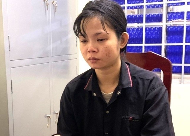 Nu tiep vien karaoke danh con trai 1 tuoi tu vong hinh anh