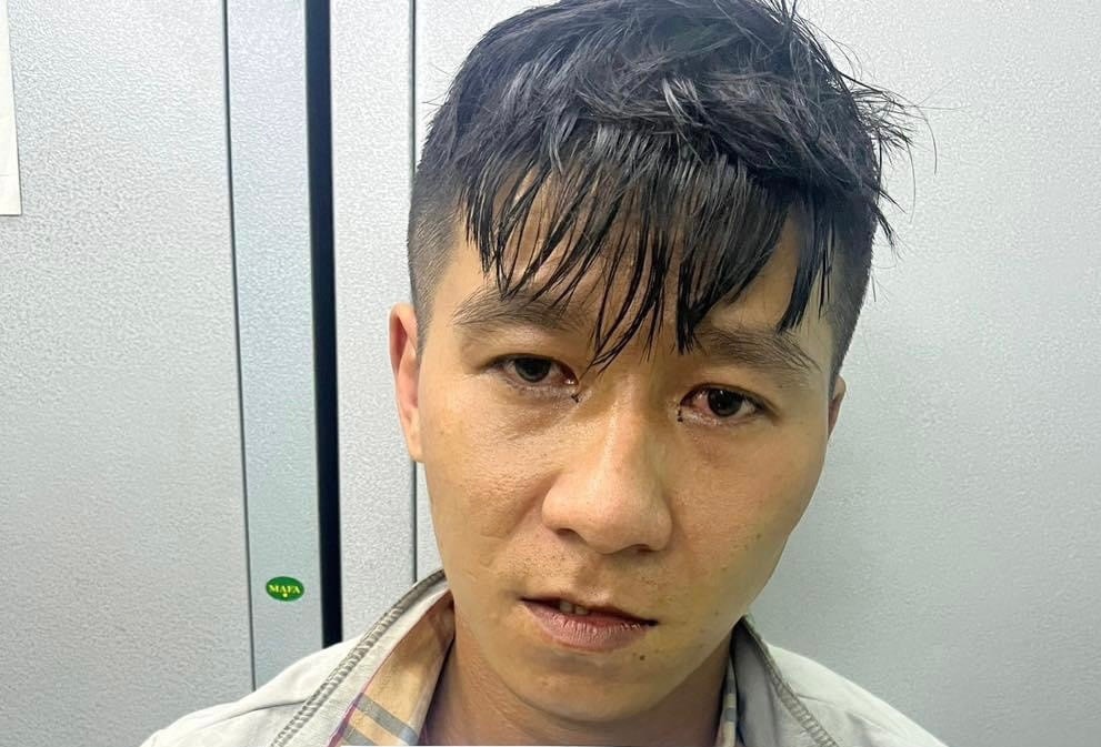 Bat giu nam thanh nien cuop giat tai san hinh anh