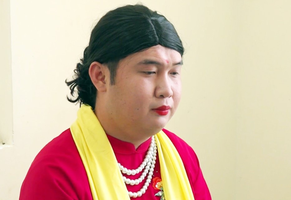 Thay cung trom day chuyen 1,4 luong vang tren co tuong hinh anh