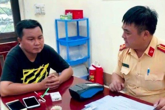 Tai xe xe dau keo duong tinh voi ma tuy hinh anh