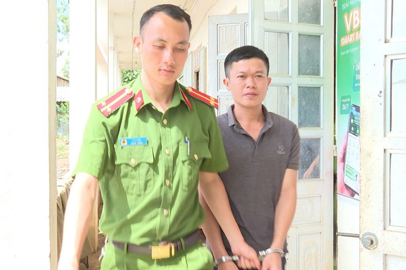 Chiếm đoạt tiền điện  ảnh 2 Chiem doat tien dien anh 2