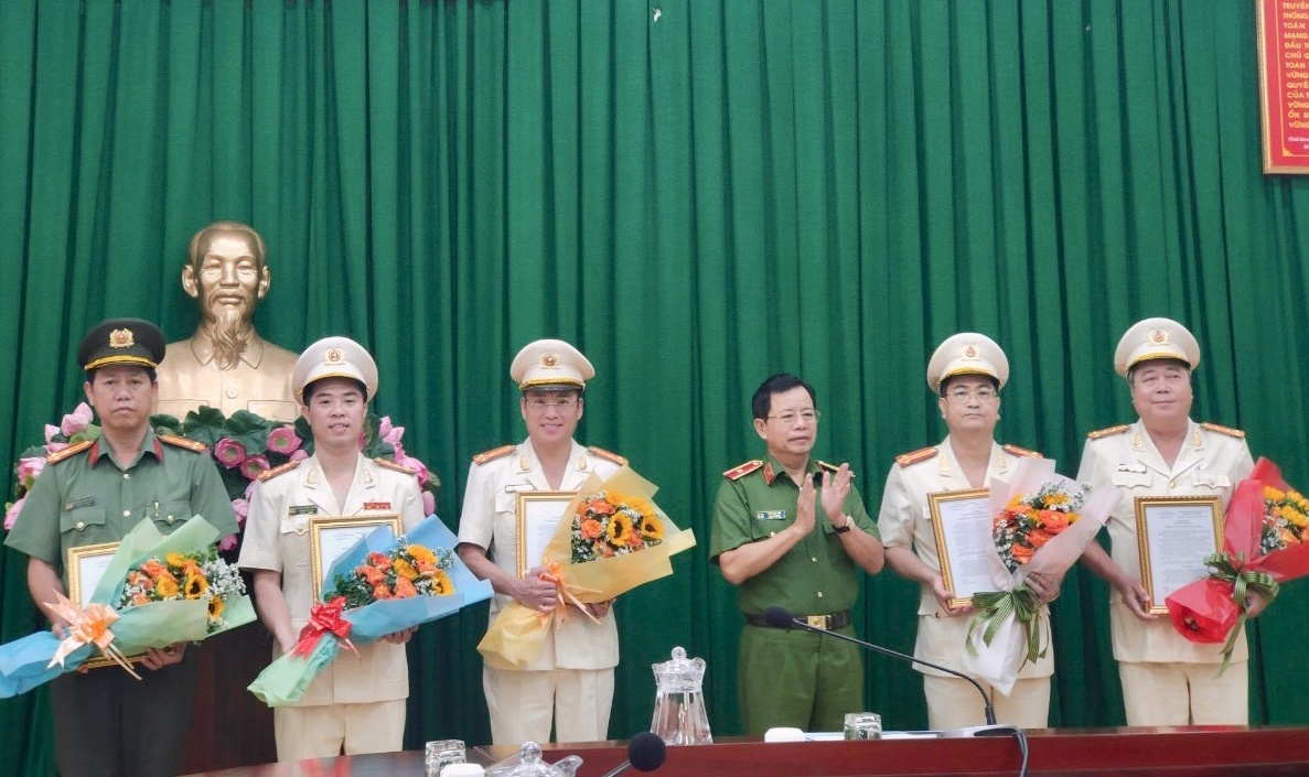 bổ nhiệm lãnh đạo ảnh 1 bo nhiem lanh dao anh 1