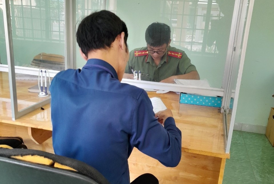 Xu phat nguoi dang thong tin gay hoang mang du luan hinh anh