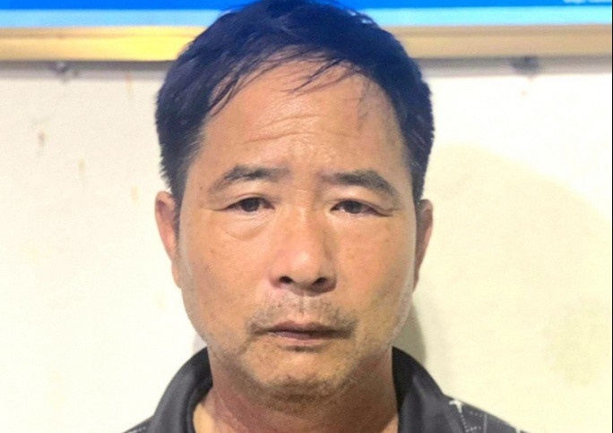 Tam giu nguoi dan ong chem 2 me con vi vay no hinh anh