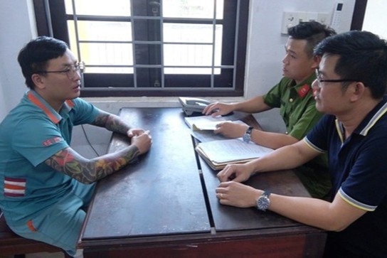 Bat tam giam nghi pham cho vay nang lai hinh anh