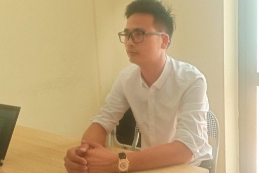 Nguoi dan ong lam gia giay chung nhan quyen su dung dat de vay tien hinh anh