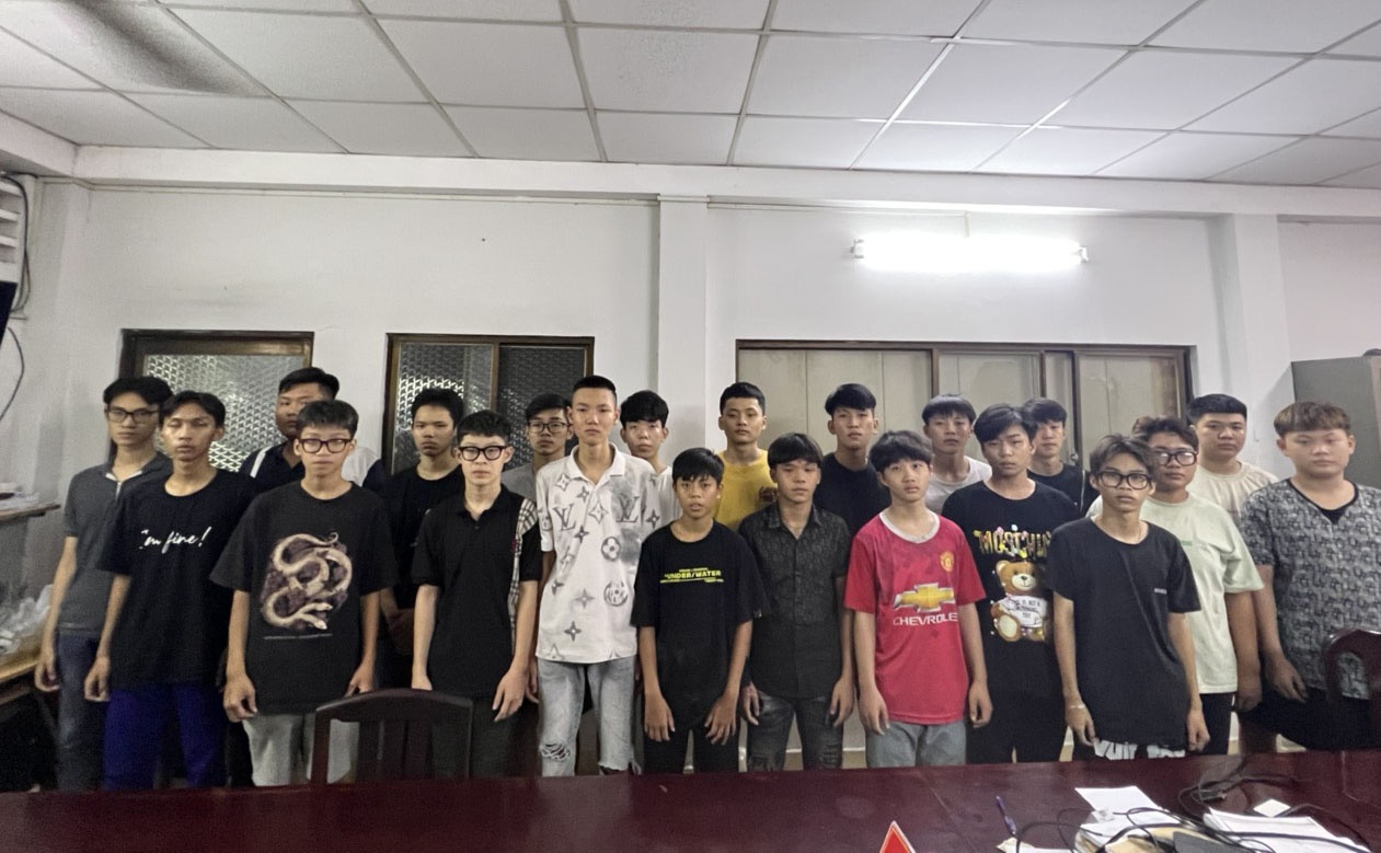 Truy xet 22 thanh thieu nien chem nguoi o TP.HCM hinh anh