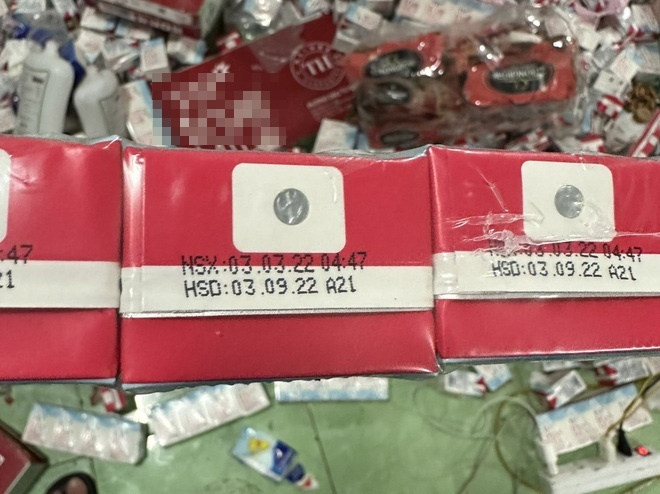 sản xuất hàng giả ảnh 1 san xuat hang gia anh 1