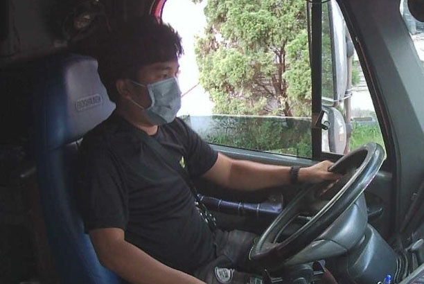 Tai xe o TP.HCM mat tich cung lo giay hang hieu tri gia 1,5 ty dong hinh anh