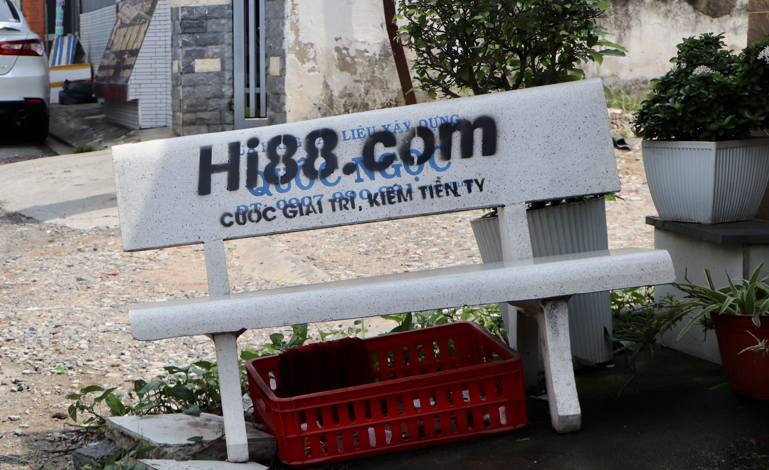 Hang loat ghe da bi xit son quang cao web ca do o TP Thu Duc hinh anh