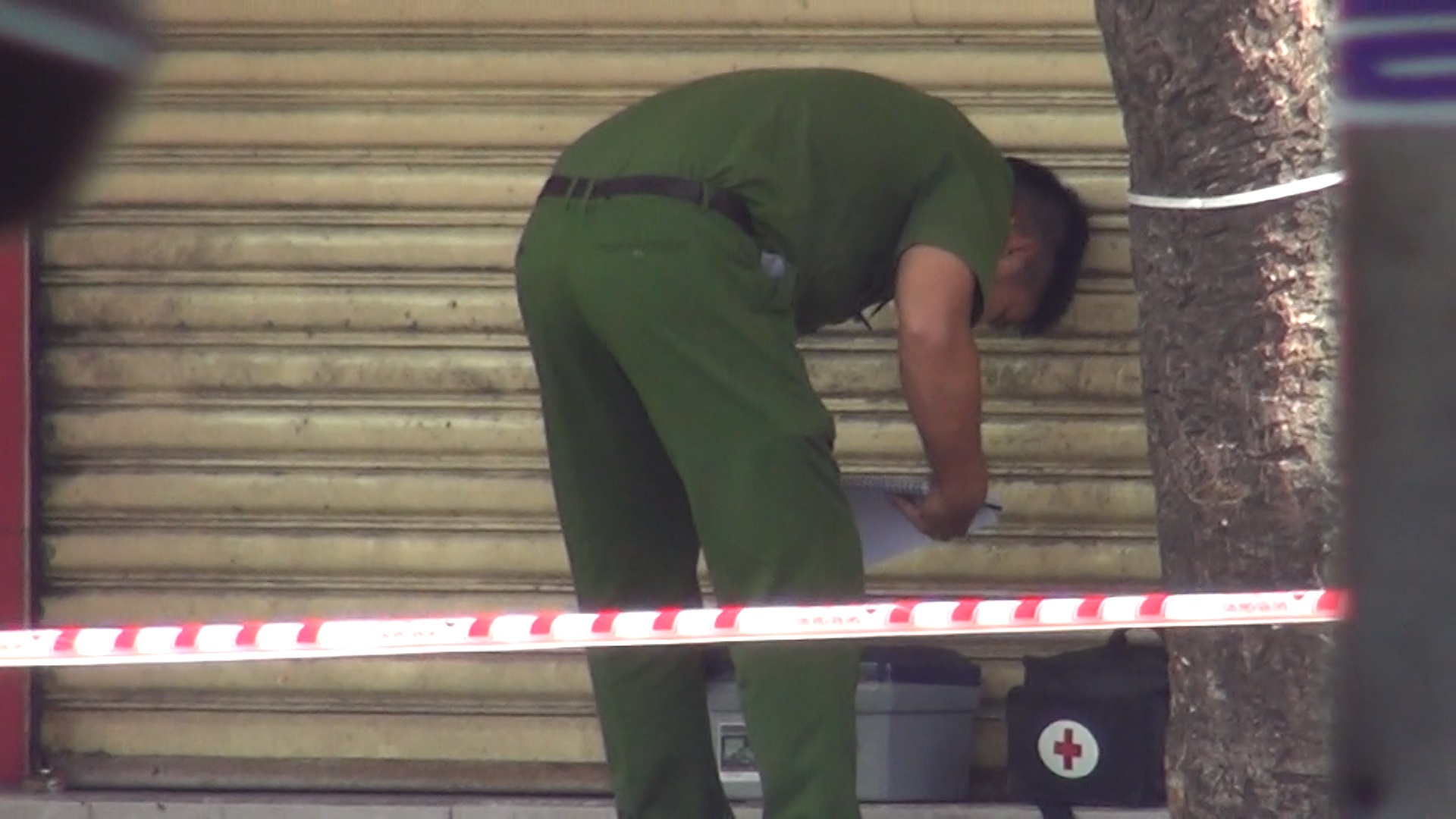 Canh sat kham nghiem hien truong vu an mang o TP.HCM hinh anh