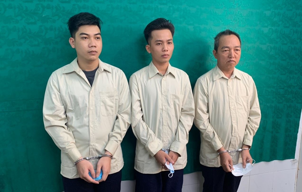 De nghi truy to 7 nguoi san xuat, mua ban thuoc tan duoc gia o TP.HCM hinh anh