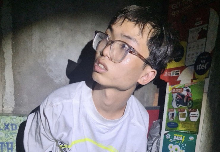 Loi khai nghi pham dung sung cuop tiem vang o Tra Vinh hinh anh