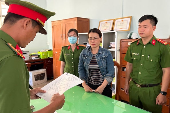 Triet pha duong day cho vay lai nang thu loi bat chinh 10 ty dong hinh anh
