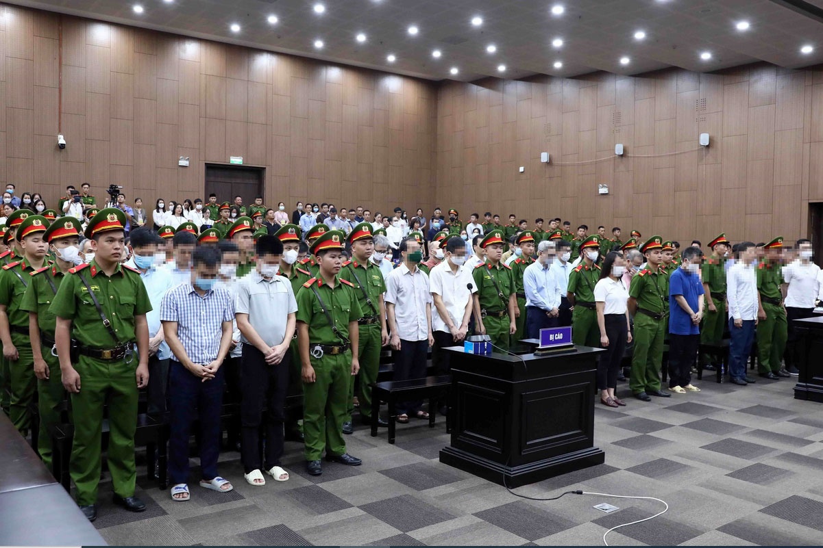 Vu chuyen bay giai cuu: Sap dua ra xet xu phuc tham tai Ha Noi hinh anh