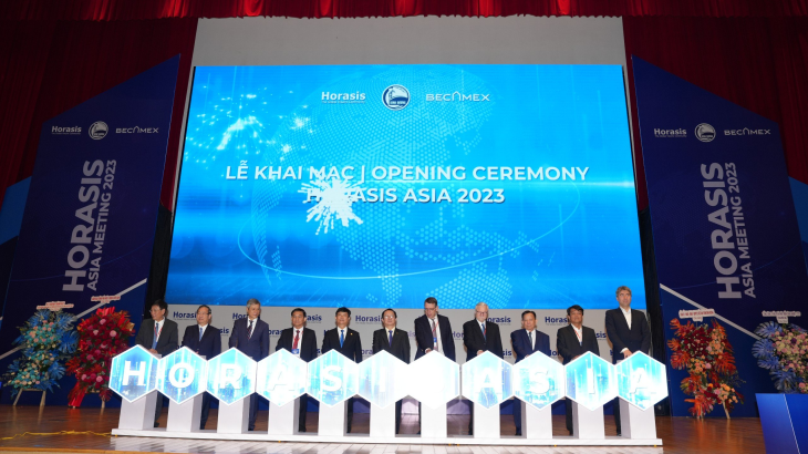 Chu tich tinh Binh Duong anh 4