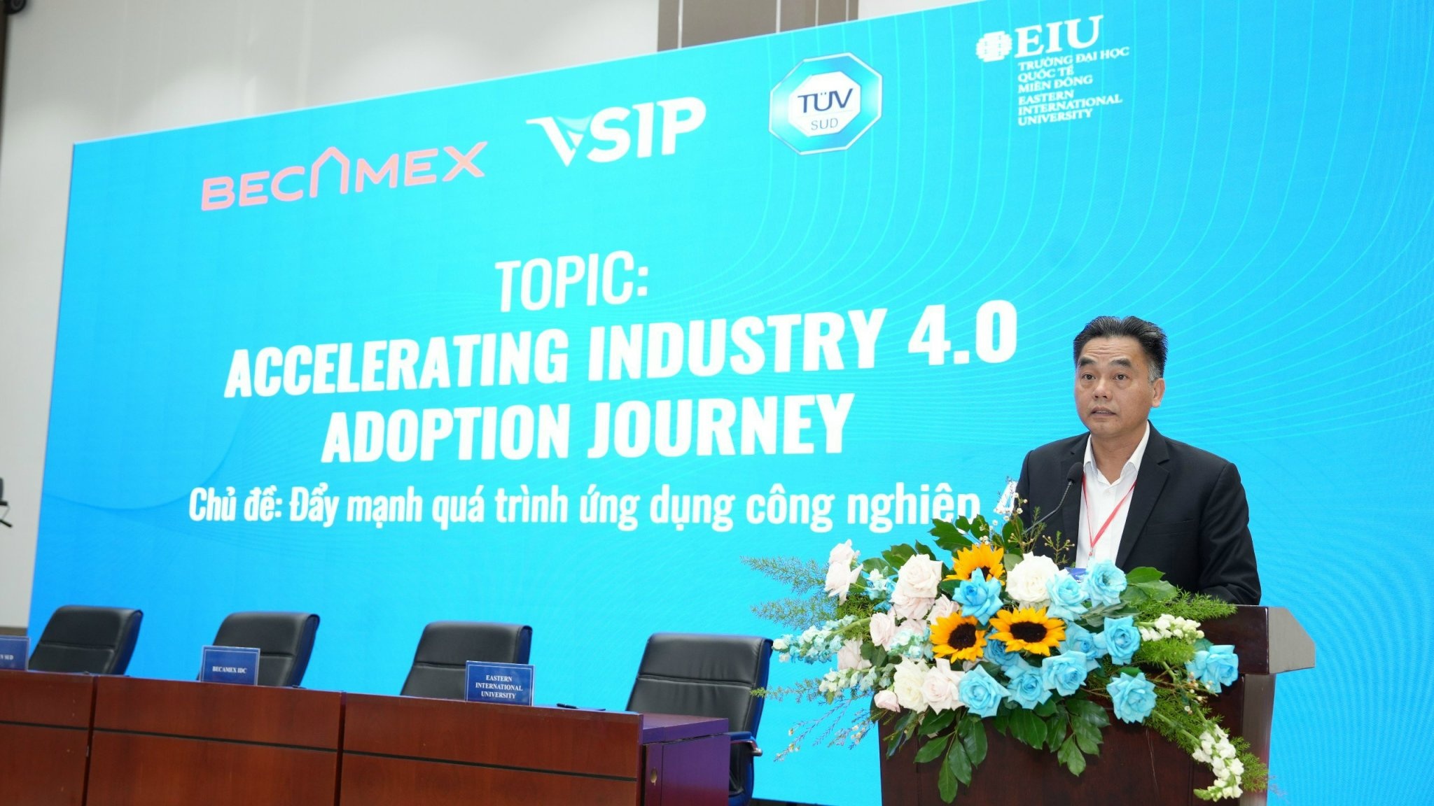 Binh Duong thuc day doi moi sang tao va ung dung cong nghiep 4.0 hinh anh