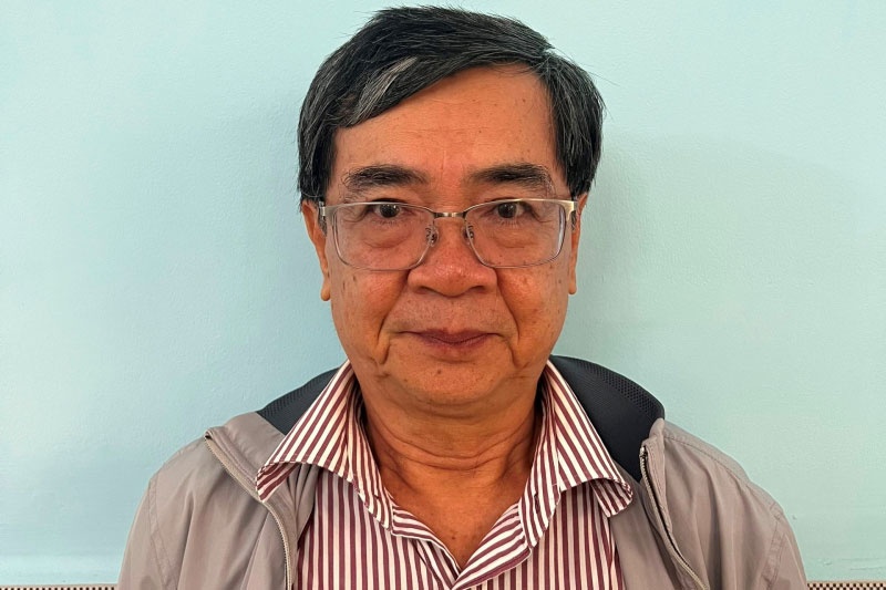 Bat tam giam ong Huynh The Nang hinh anh