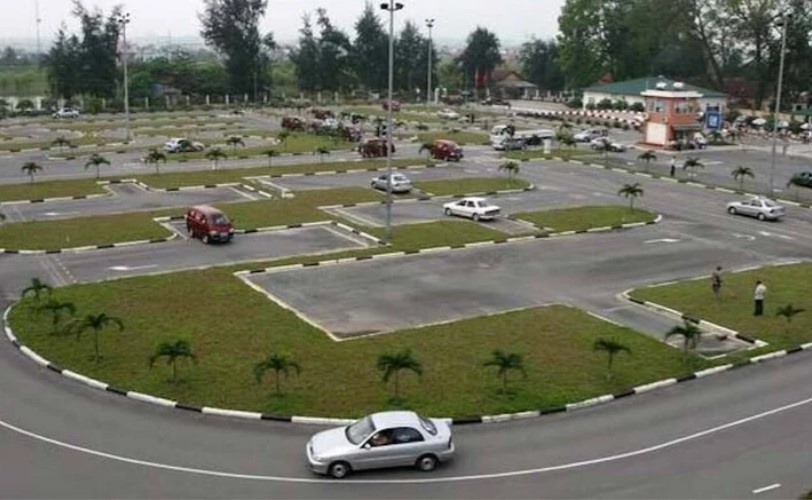 Phi dao tao bang lai xe o to hang B2 tai Ha Noi hon 15 trieu dong hinh anh