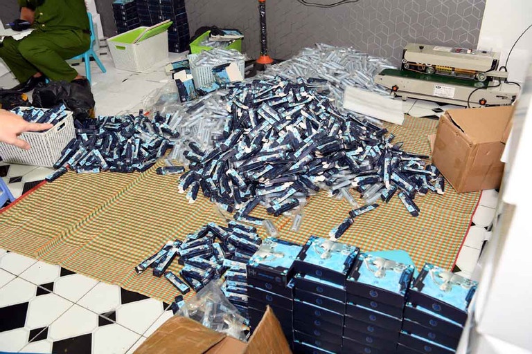 Moi nguy hiem cua thuoc la dien tu tam ma tuy ban tren mang xa hoi hinh anh