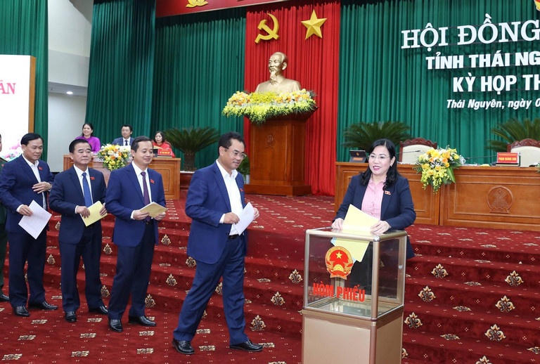 ket qua phieu tin nhiem anh 1