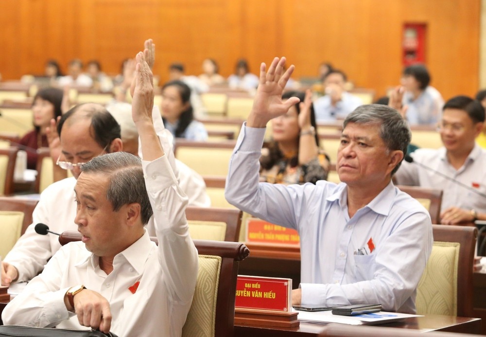 Ket qua bo phieu tin nhiem cua HDND TP.HCM doi voi 31 can bo chu chot hinh anh