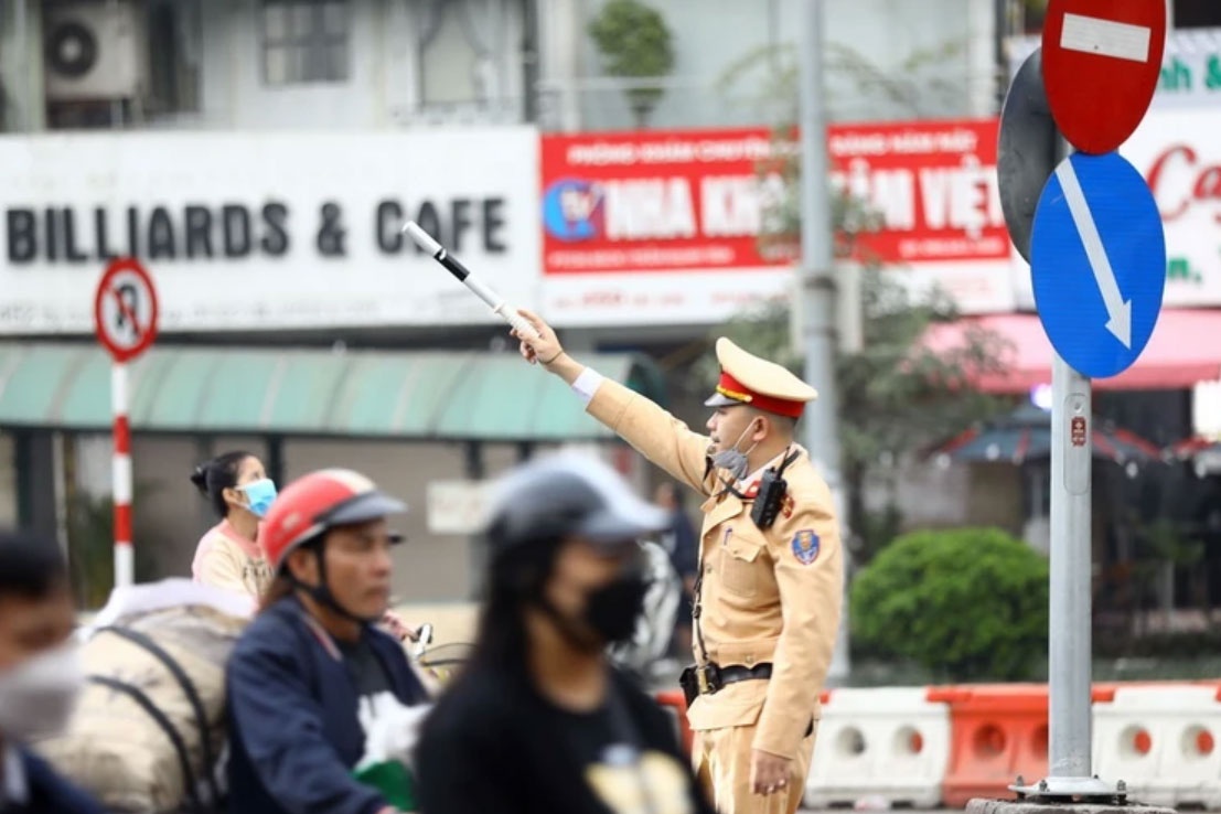 Phan luong giao thong don doan khach quoc te tham chinh thuc Viet Nam hinh anh