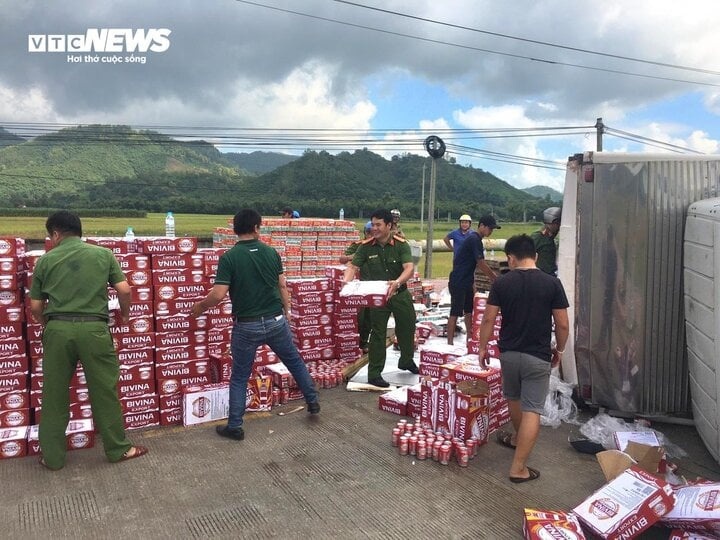 thung bia do ra duong anh 2