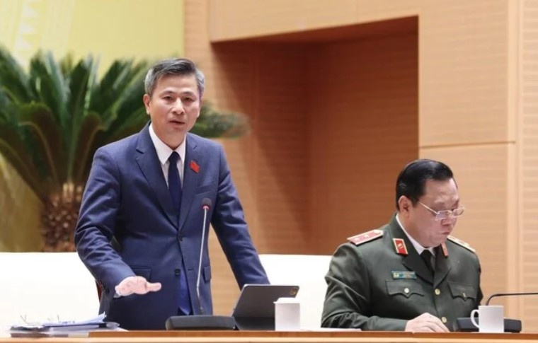 Dai bieu chat van xe buyt Ha Noi vuot au, thai do phuc vu chua tot hinh anh