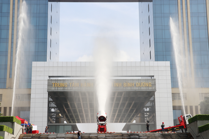 Binh Duong dien tap phong chay, chua chay va cuu nan cuu ho hinh anh