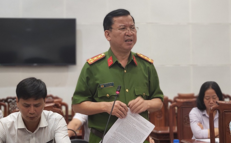 Vu su dung giay to gia de dang ky xe may: Khoi to 23 bi can hinh anh