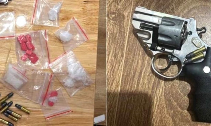 Bat giu thanh nien mang sung di buon ban ma tuy hinh anh