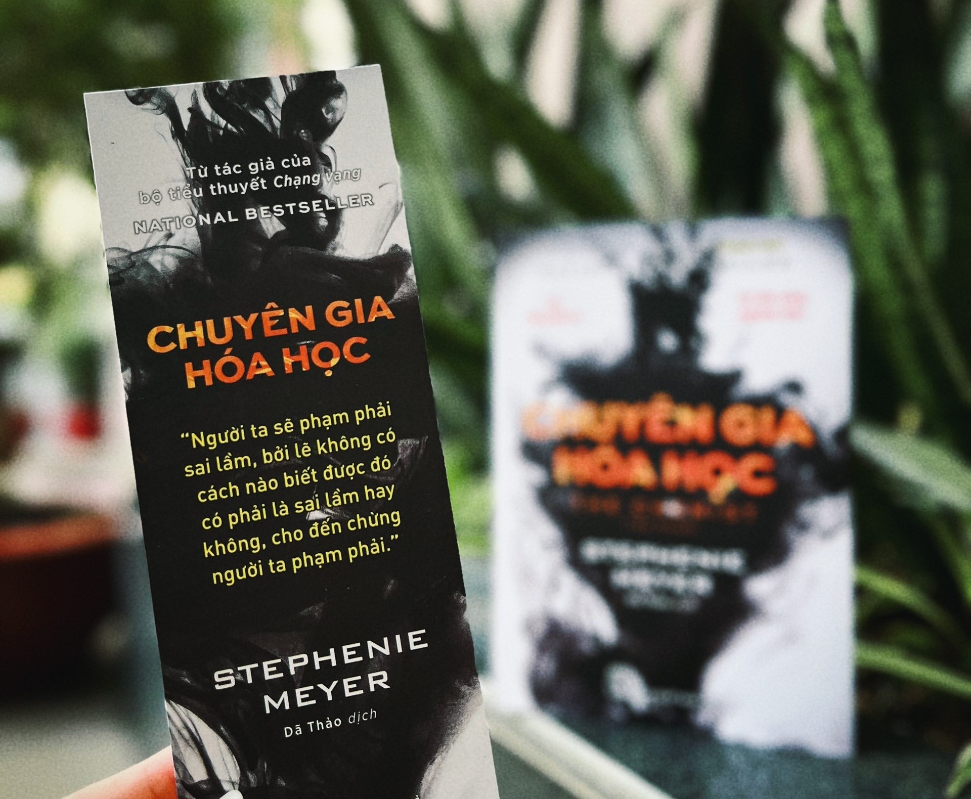 Cuoc chien bao ve nhan tinh va tinh yeu cua nu chuyen gia doc duoc hinh anh