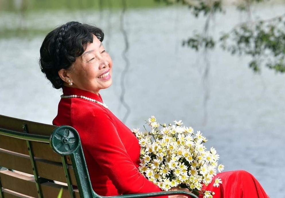 Nguyen mau trong bai tho that tinh cua Phan Thi Thanh Nhan la ai? hinh anh