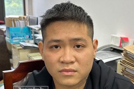 Bat giu Huy 'ho' lien quan vu gay roi, dap pha tai quan bar 1900 hinh anh