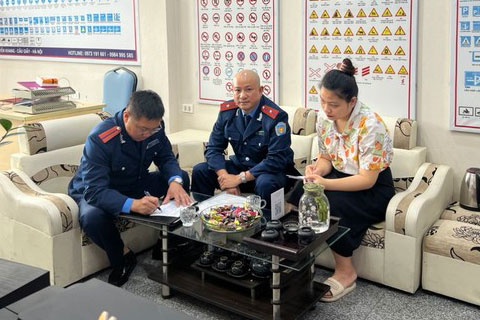 Xu phat co so dao tao lai xe 'chui' o Ha Noi hinh anh