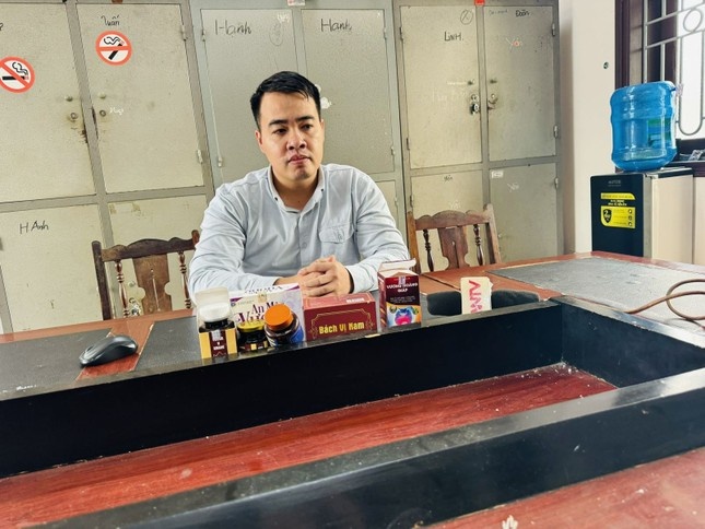 Giả danh bác sĩ ảnh 2 Gia danh bac si anh 2